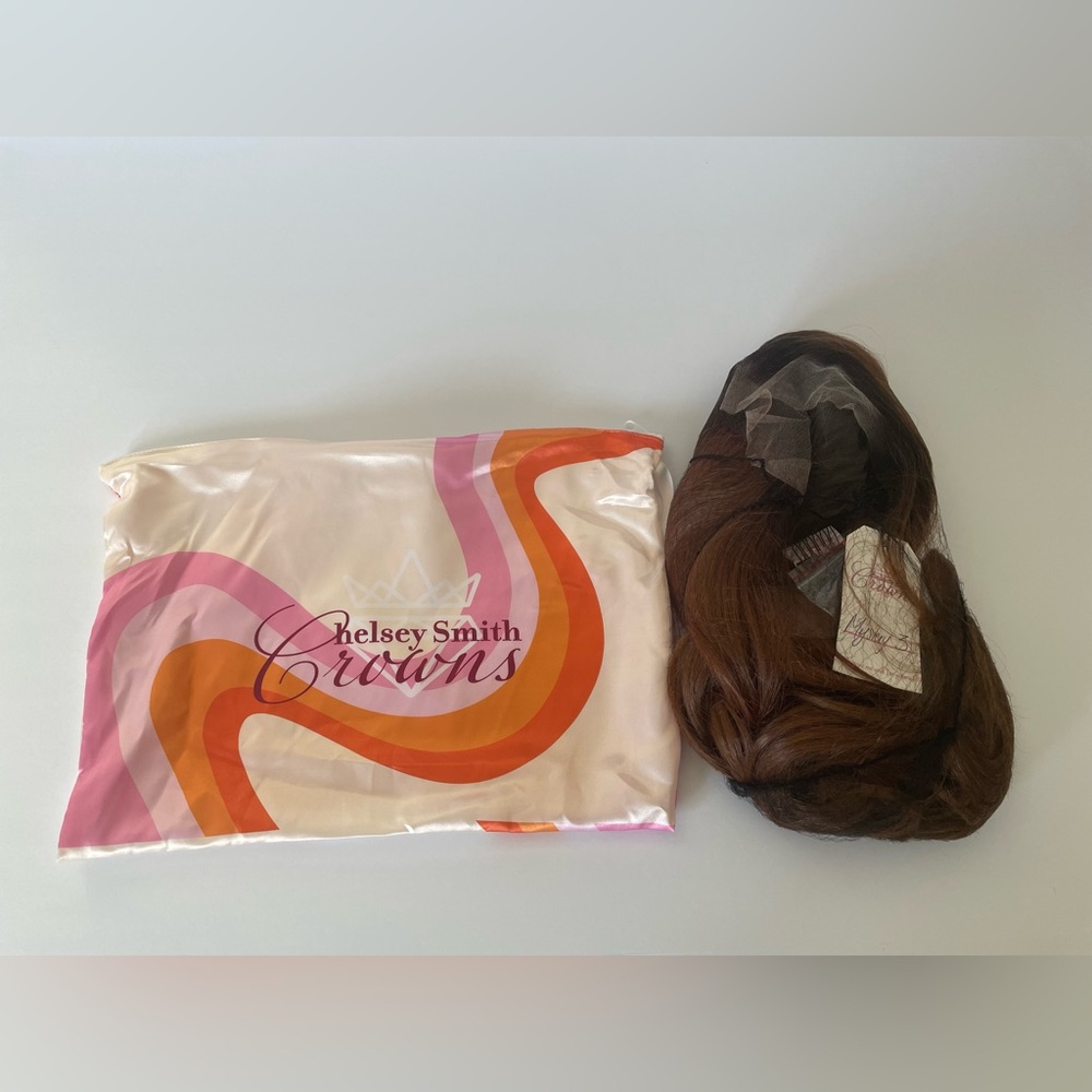 Chelsey Smith Crowns NWT Mystery 3 Wig Standard Cap - Picture 11 of 13